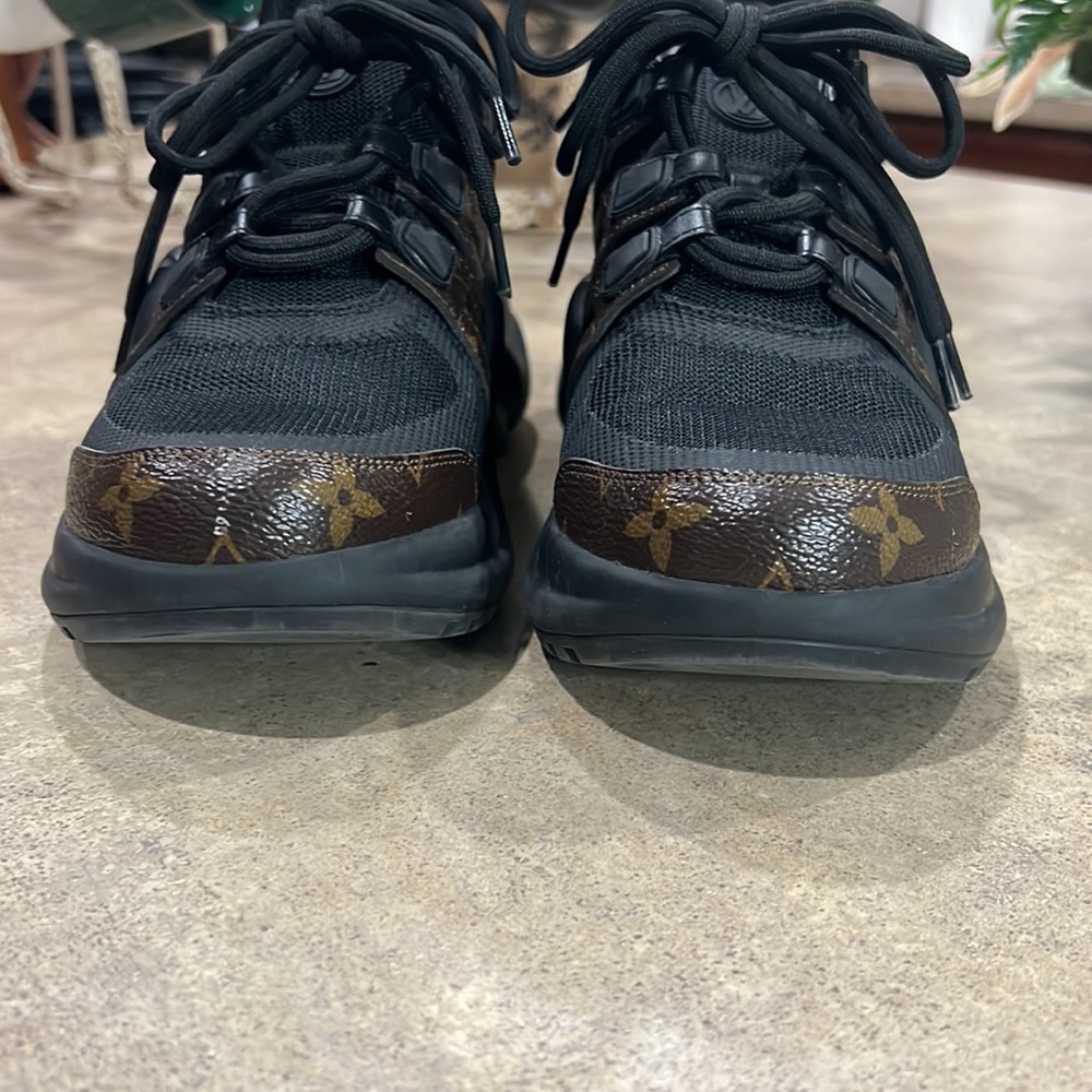 NEW LISTING: Louis Vuitton sneakers‼️ - Picture 2 of 6